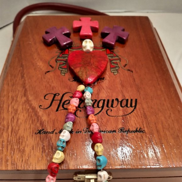 Suenos de Saundra Upcycle Arturo Fuente/ Hemingway Cigar Box, Purse - Picture 10 of 11